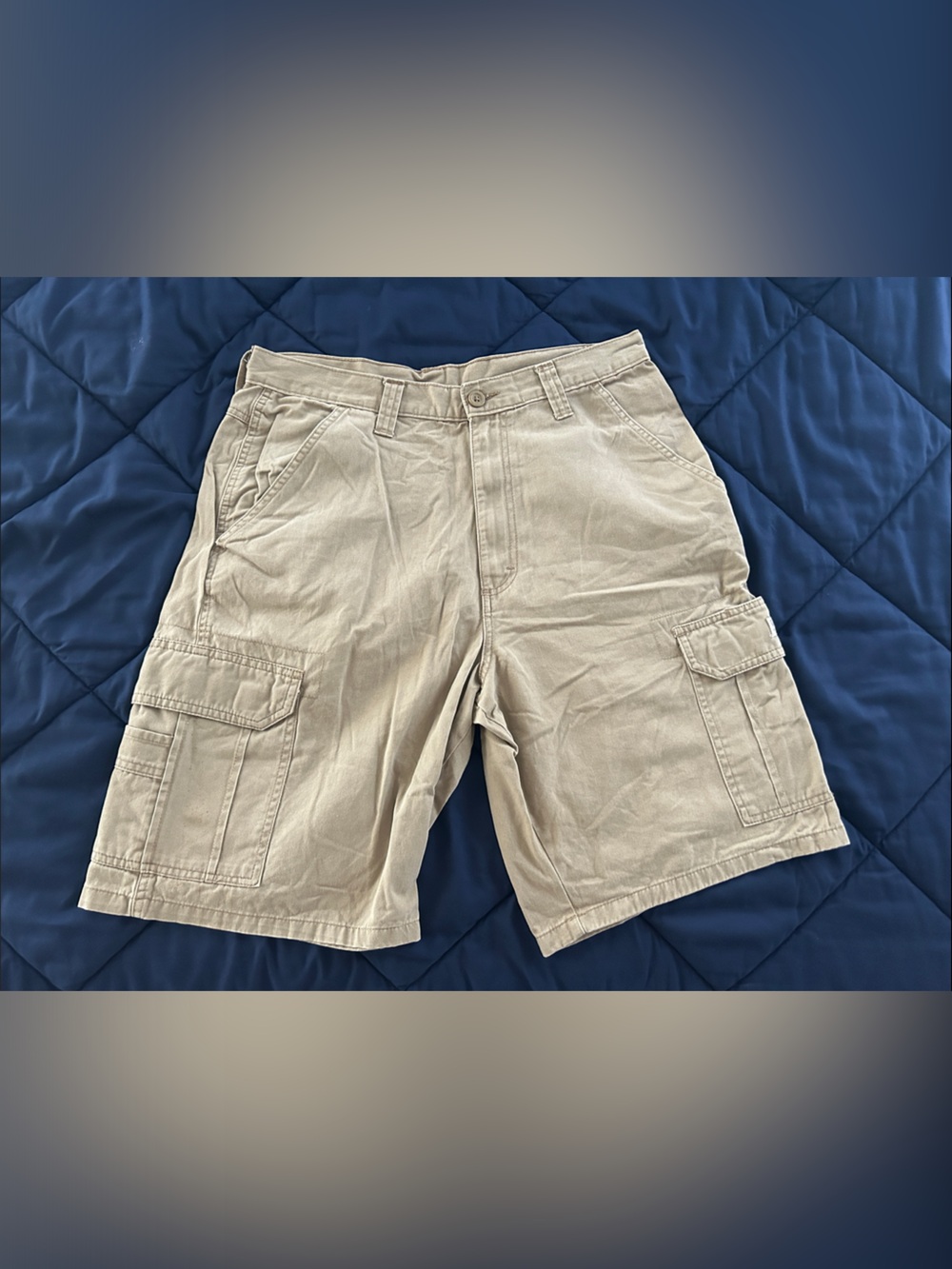 Vintage Wrangler Cargo Shorts Size 32 -  Beige Utility Style